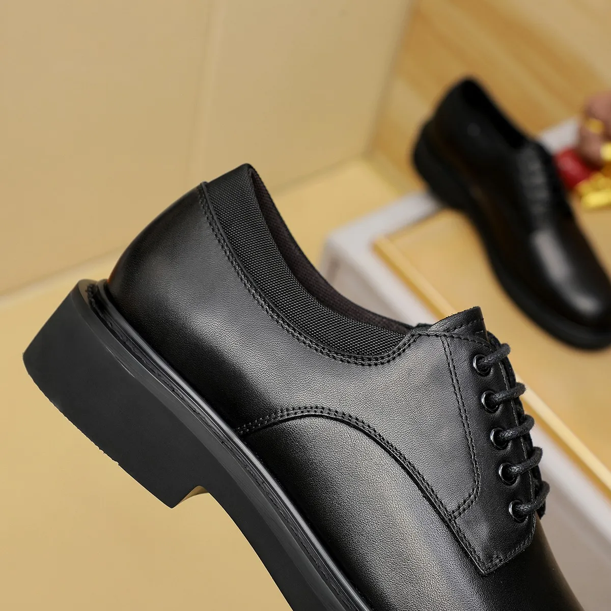 Men's shoes 💰 660 💰 Louis Vuitton LV ® 🆕 model 🔛Full shoe counter, first layer cowhide, 🐂leather lining casual shoes for men, super soft outsole, essential for driving. Counter synchronization, original first layer cowhide, completely 1:1 mold customization🌹top version, color optional! Number: 39-44 (customized at 38.45)